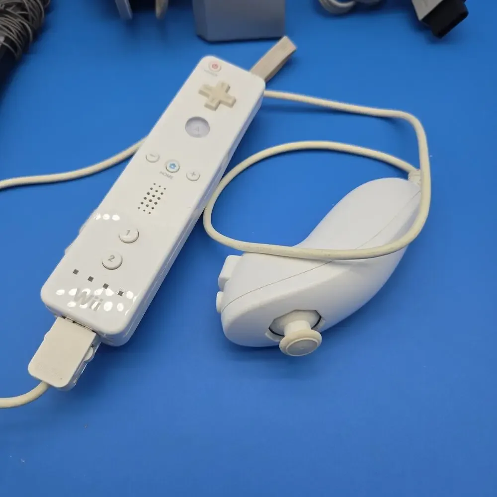 Nintendo Wii RVL-001 White Console Bundle Tested Working Remote Nunchuk Cords